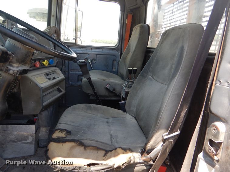 image for item LP9373 1999 Mack 600 DM Maxidyne  roll-off container truck