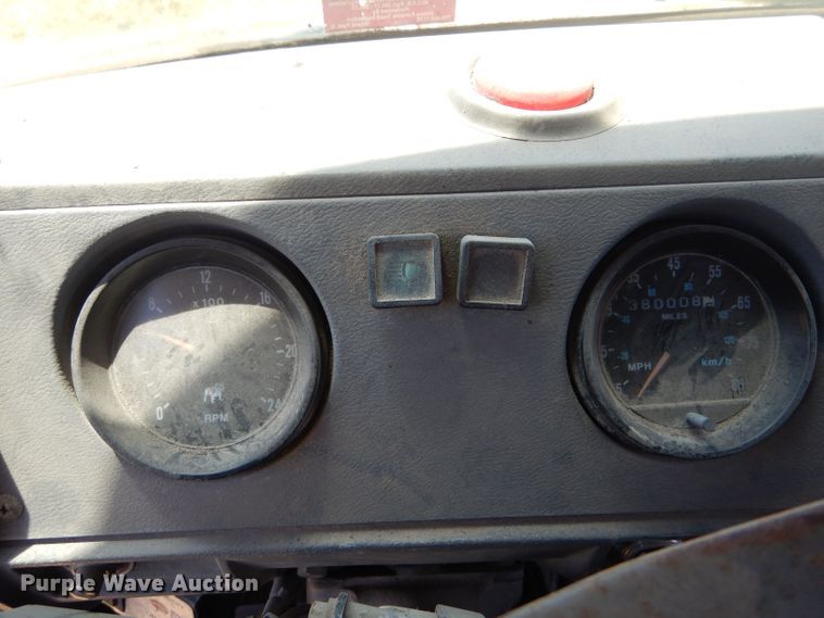 image for item LP9373 1999 Mack 600 DM Maxidyne  roll-off container truck