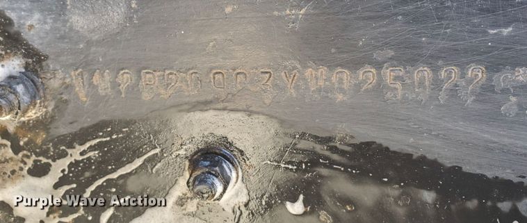 image for item LP9373 1999 Mack 600 DM Maxidyne  roll-off container truck