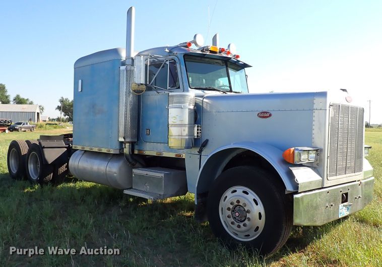 image for item LU9272 1987 Peterbilt 379  semi truck