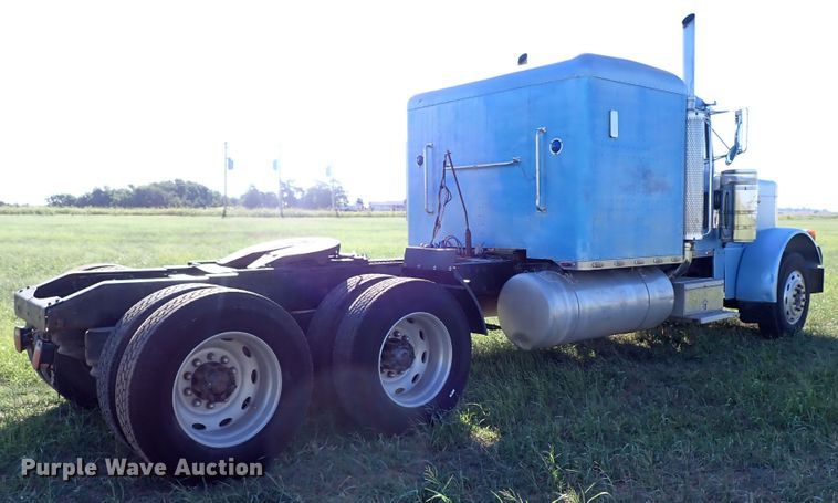 image for item LU9272 1987 Peterbilt 379  semi truck