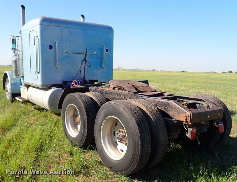 image for item LU9272 1987 Peterbilt 379  semi truck