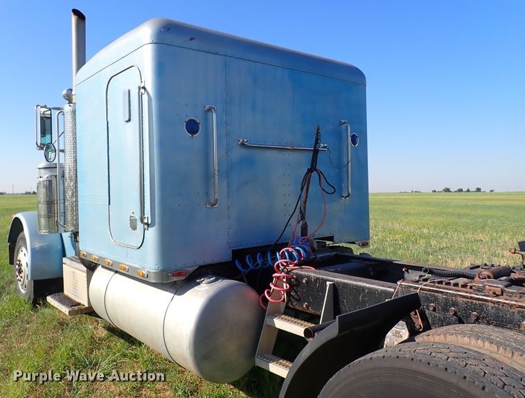 image for item LU9272 1987 Peterbilt 379  semi truck