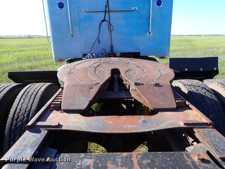 image for item LU9272 1987 Peterbilt 379  semi truck