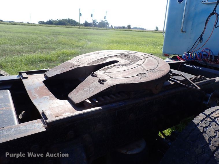 image for item LU9272 1987 Peterbilt 379  semi truck