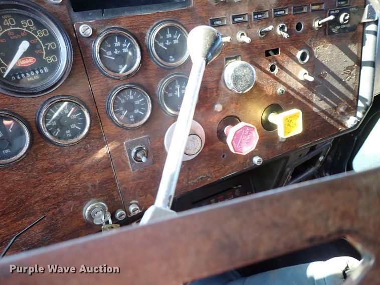 image for item LU9272 1987 Peterbilt 379  semi truck