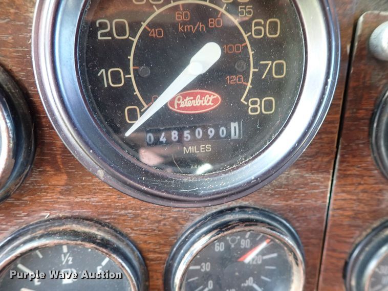 image for item LU9272 1987 Peterbilt 379  semi truck
