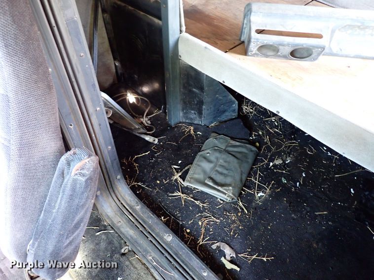 image for item LU9272 1987 Peterbilt 379  semi truck