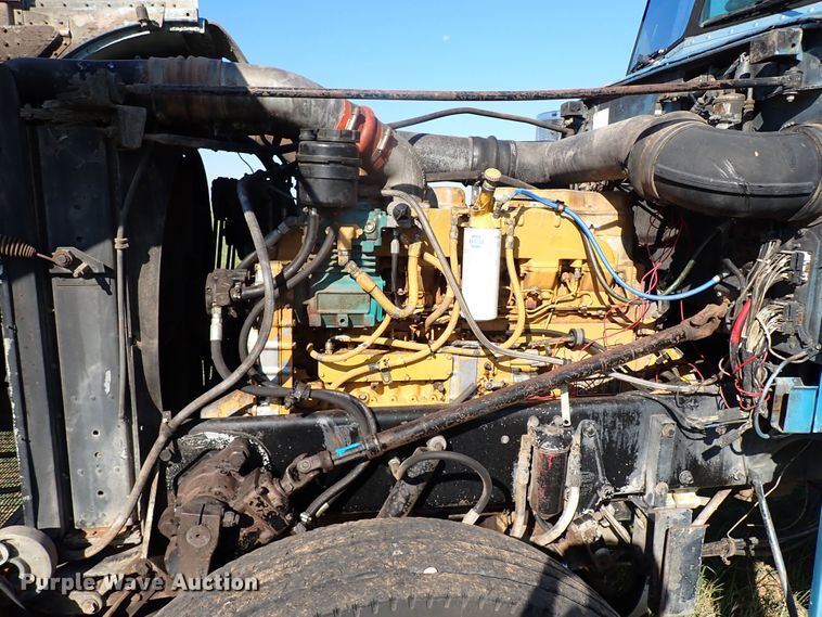 image for item LU9272 1987 Peterbilt 379  semi truck