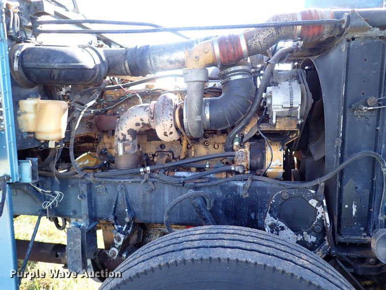 image for item LU9272 1987 Peterbilt 379  semi truck