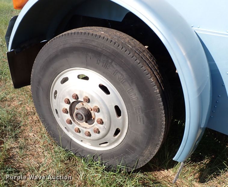 image for item LU9272 1987 Peterbilt 379  semi truck