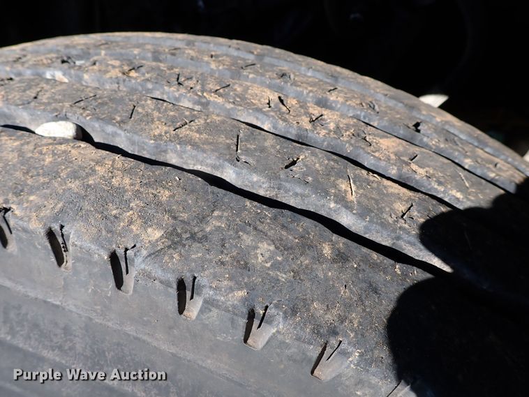 image for item LU9272 1987 Peterbilt 379  semi truck