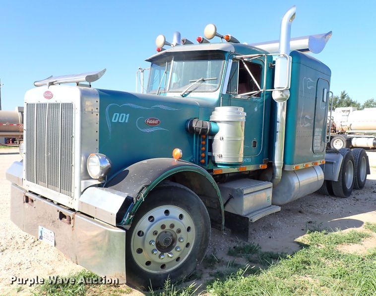 image for item LU9274 1985 Peterbilt 359  semi truck