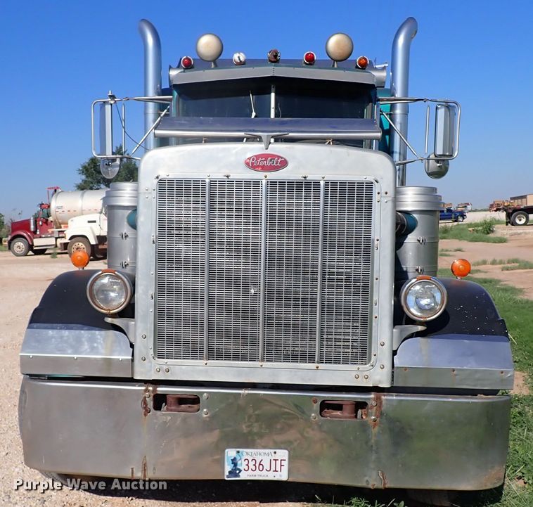 image for item LU9274 1985 Peterbilt 359  semi truck