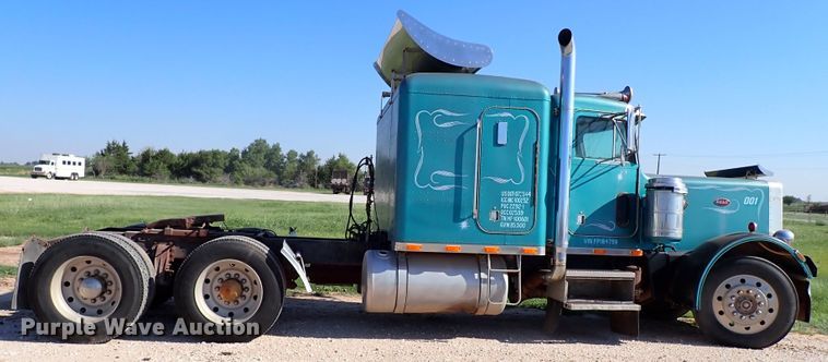 image for item LU9274 1985 Peterbilt 359  semi truck