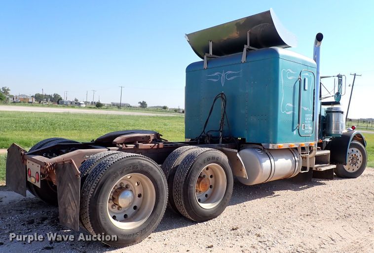 image for item LU9274 1985 Peterbilt 359  semi truck