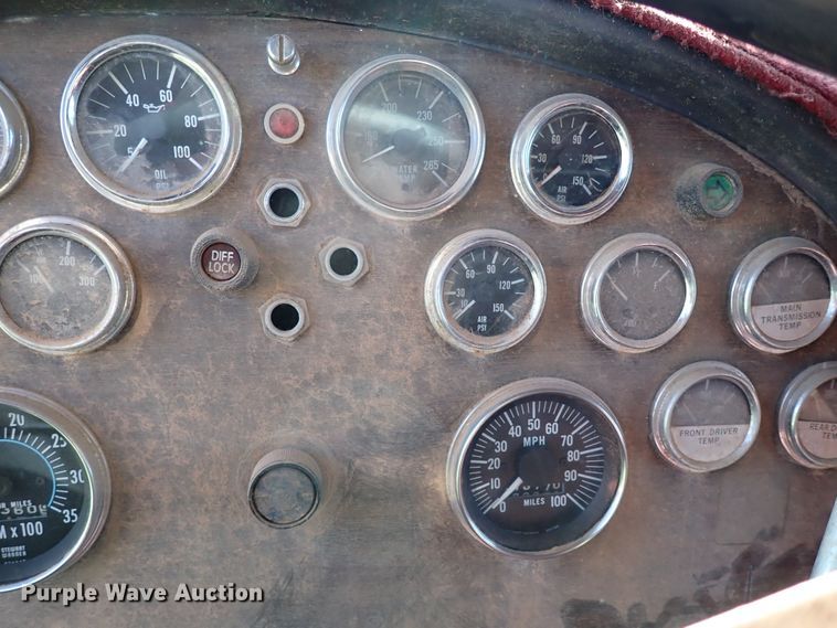 image for item LU9274 1985 Peterbilt 359  semi truck