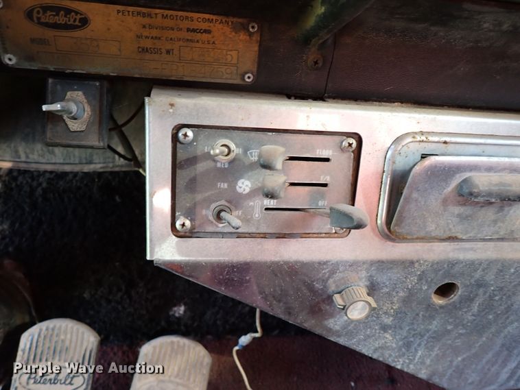 image for item LU9274 1985 Peterbilt 359  semi truck