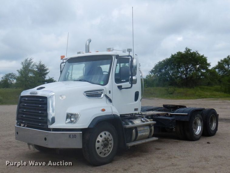 image for item MH9053 2016 Freightliner 114SD  semi truck