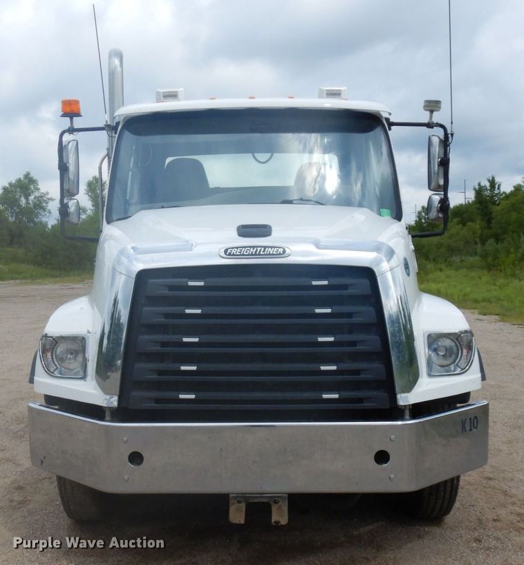 image for item MH9053 2016 Freightliner 114SD  semi truck