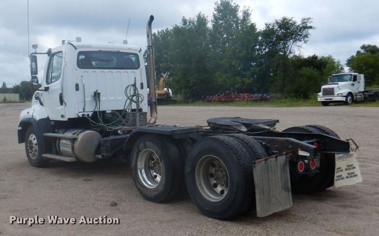 image for item MH9053 2016 Freightliner 114SD  semi truck