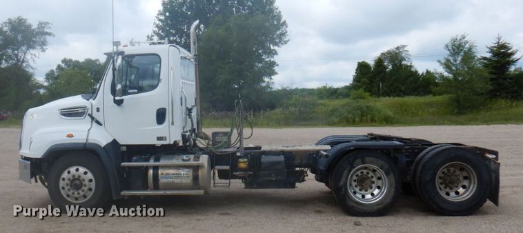 image for item MH9053 2016 Freightliner 114SD  semi truck