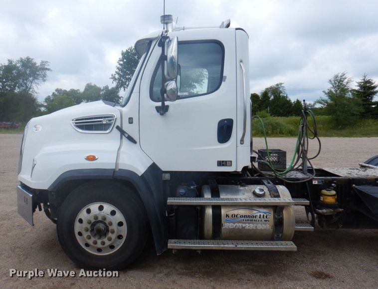 image for item MH9053 2016 Freightliner 114SD  semi truck