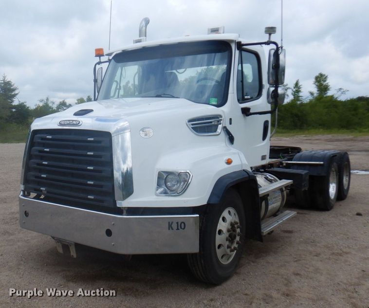 image for item MH9053 2016 Freightliner 114SD  semi truck