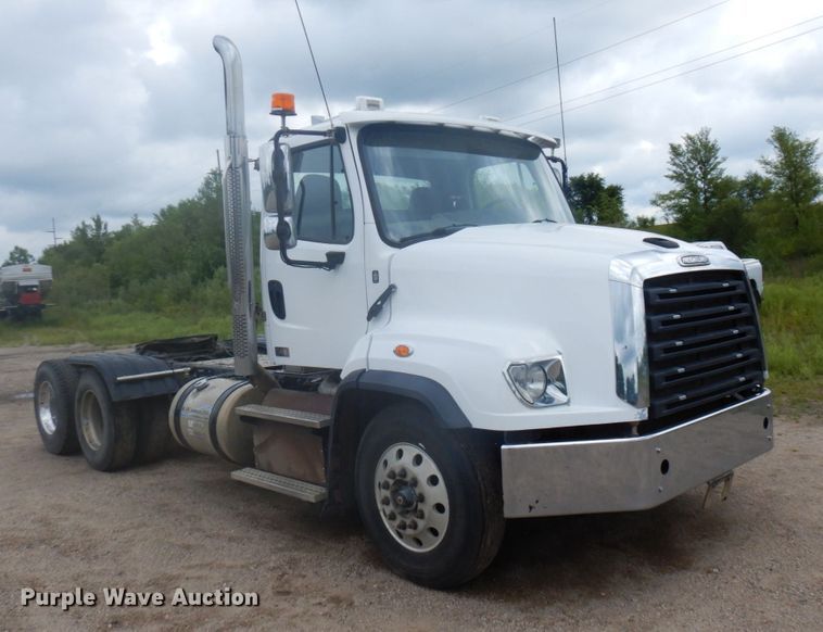 image for item MH9053 2016 Freightliner 114SD  semi truck