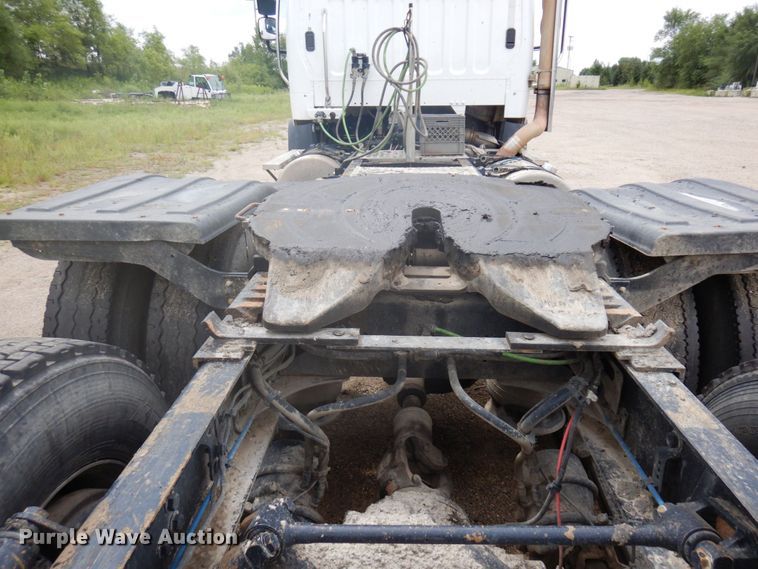 image for item MH9053 2016 Freightliner 114SD  semi truck