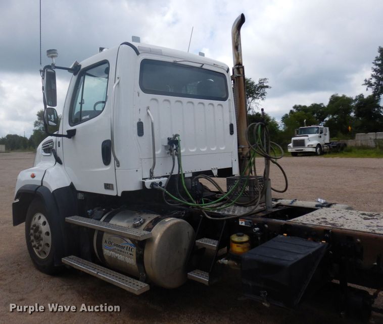 image for item MH9053 2016 Freightliner 114SD  semi truck