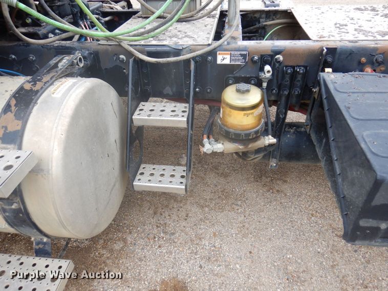 image for item MH9053 2016 Freightliner 114SD  semi truck