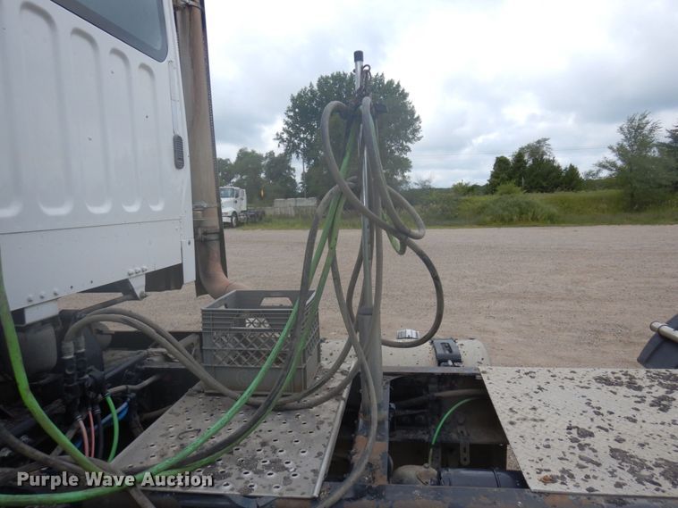 image for item MH9053 2016 Freightliner 114SD  semi truck