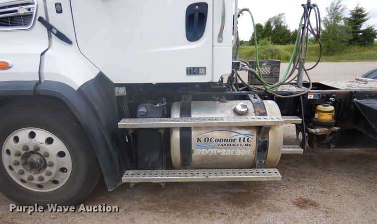 image for item MH9053 2016 Freightliner 114SD  semi truck