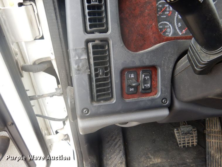 image for item MH9053 2016 Freightliner 114SD  semi truck