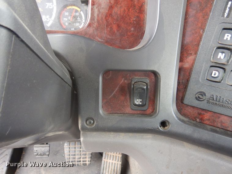 image for item MH9053 2016 Freightliner 114SD  semi truck