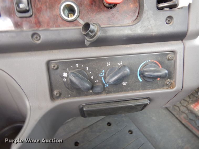 image for item MH9053 2016 Freightliner 114SD  semi truck