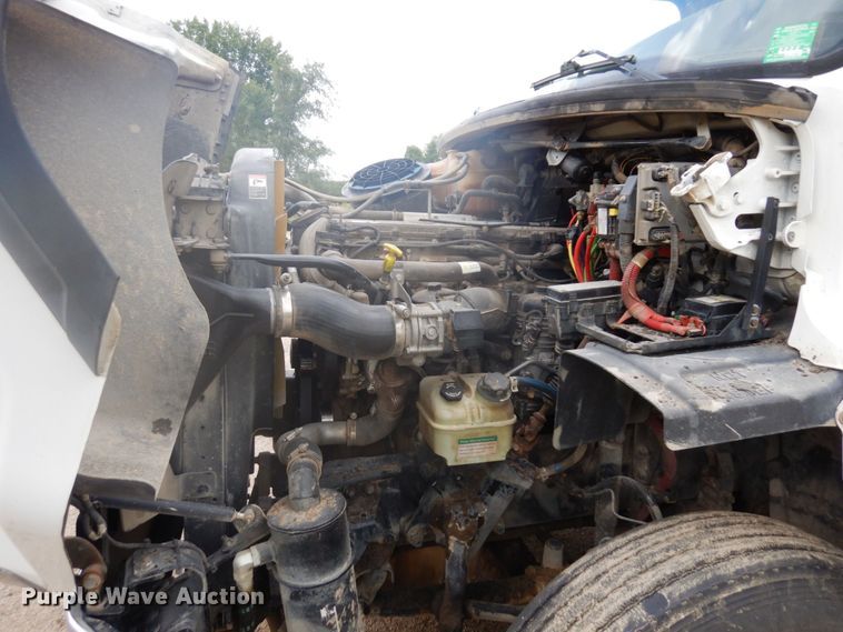 image for item MH9053 2016 Freightliner 114SD  semi truck