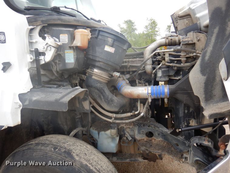 image for item MH9053 2016 Freightliner 114SD  semi truck