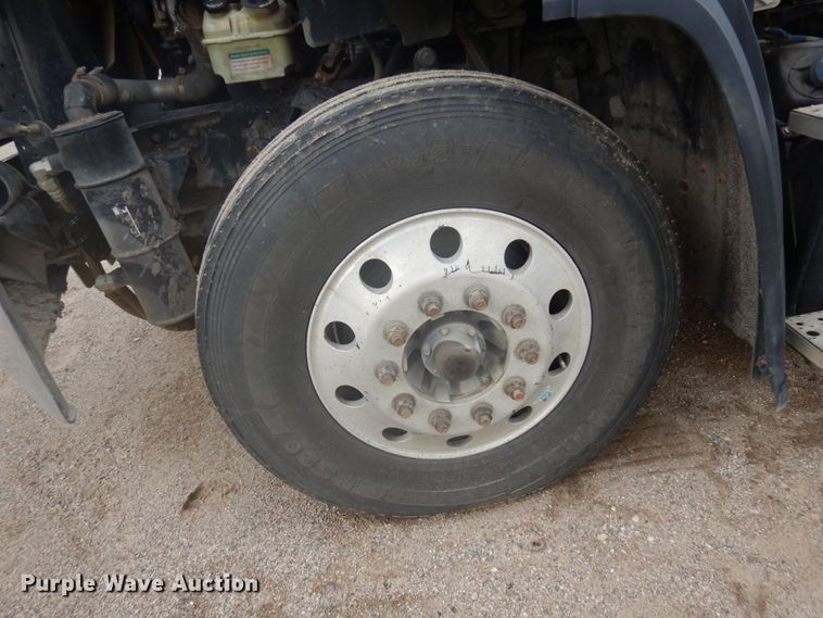 image for item MH9053 2016 Freightliner 114SD  semi truck