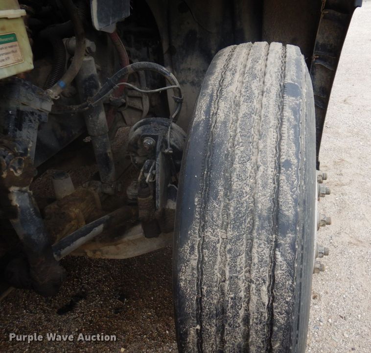 image for item MH9053 2016 Freightliner 114SD  semi truck