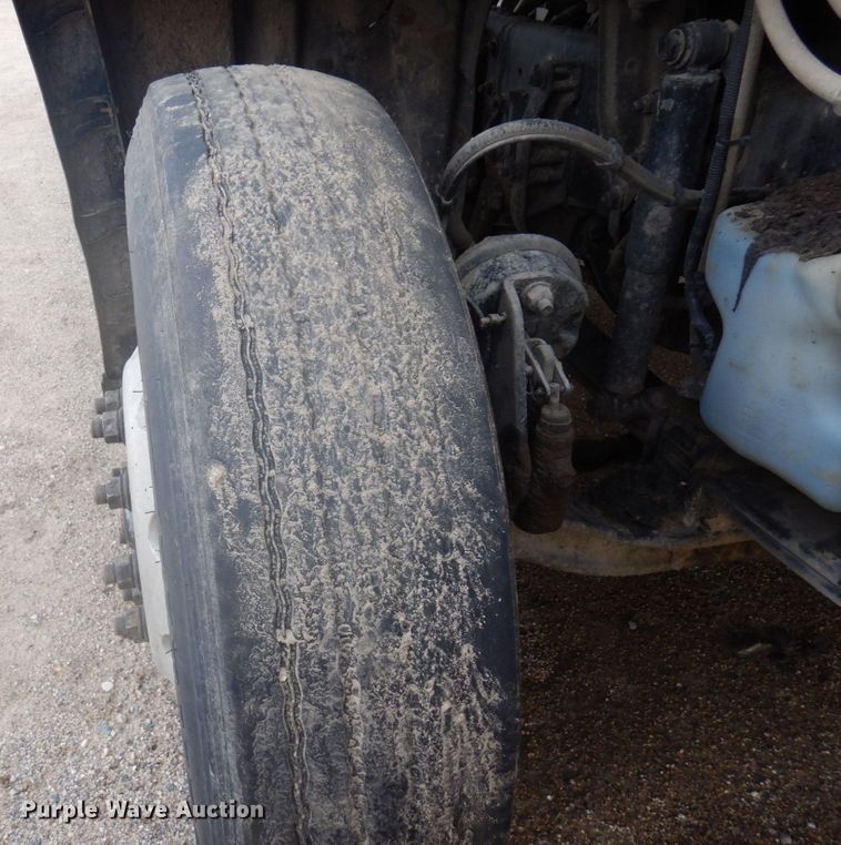 image for item MH9053 2016 Freightliner 114SD  semi truck