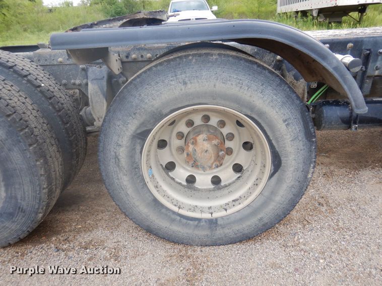 image for item MH9053 2016 Freightliner 114SD  semi truck