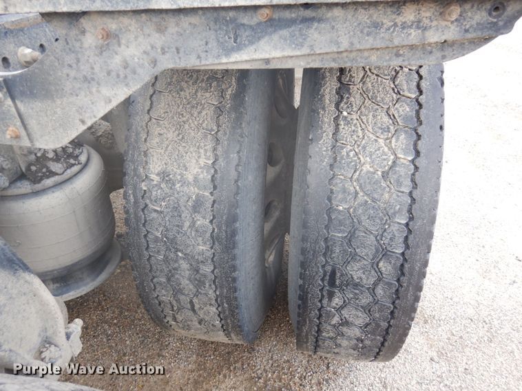 image for item MH9053 2016 Freightliner 114SD  semi truck