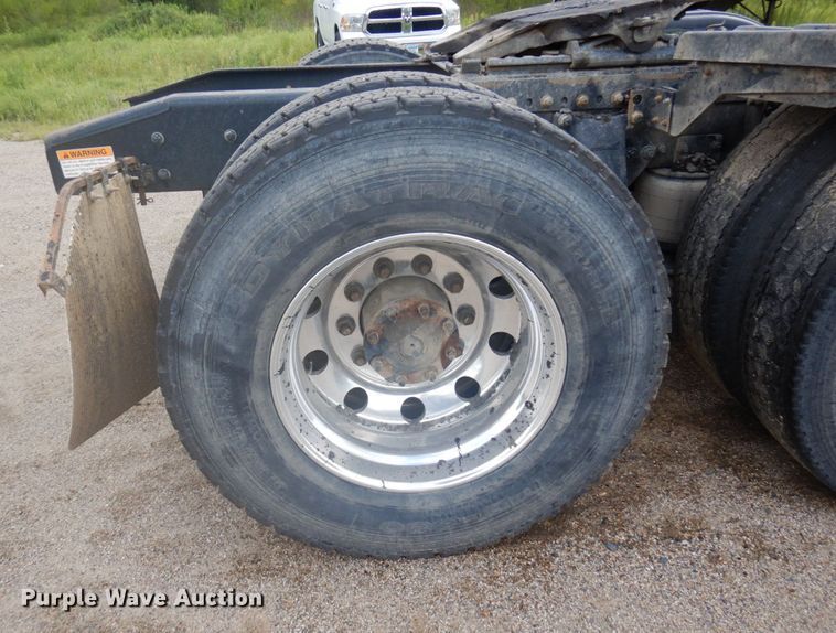 image for item MH9053 2016 Freightliner 114SD  semi truck