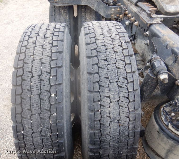 image for item MH9053 2016 Freightliner 114SD  semi truck