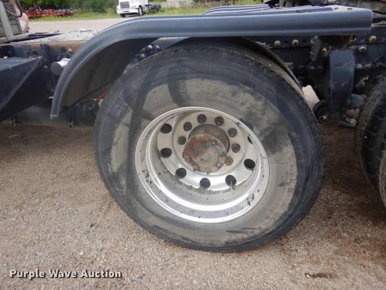 image for item MH9053 2016 Freightliner 114SD  semi truck