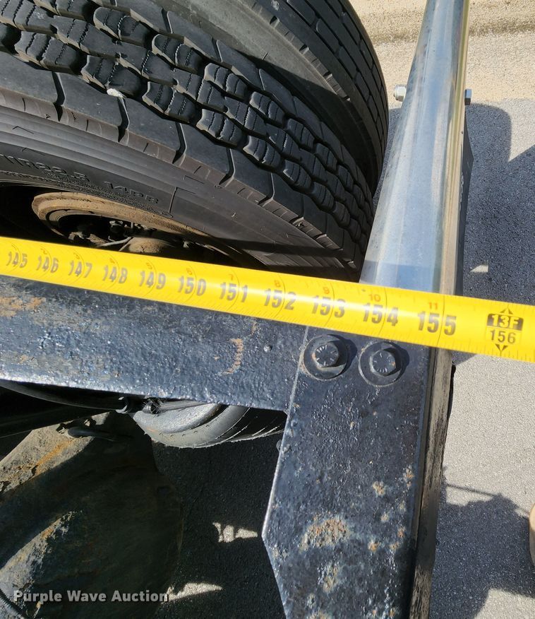 image for item MK9148 2013 Peterbilt 386  semi truck