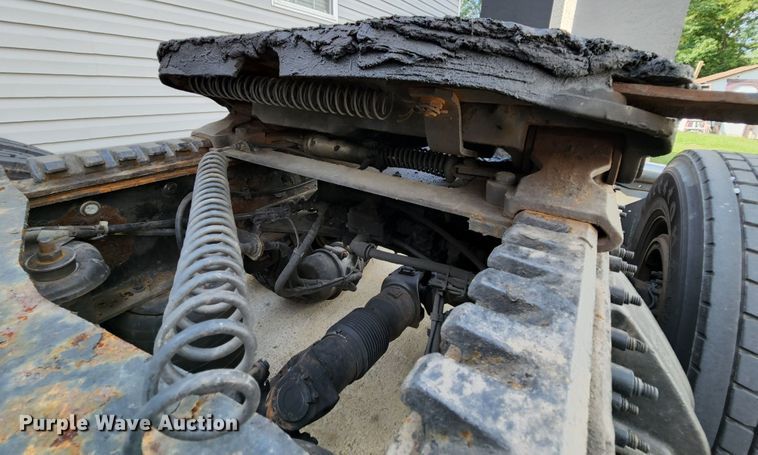 image for item MK9148 2013 Peterbilt 386  semi truck