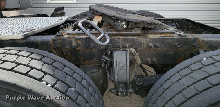 image for item MK9148 2013 Peterbilt 386  semi truck